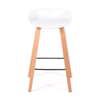 Ottieni lo sgabello in legno di faggio nordico - Mobile Design
