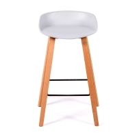 Hazte con el Taburete Nórdico en Madera de Haya - Mueble Design