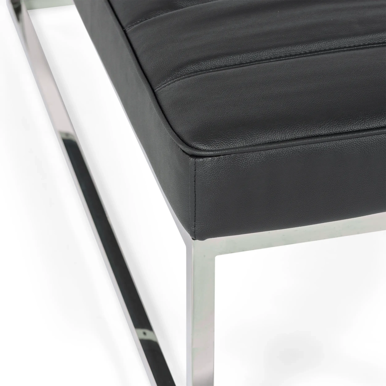 Praga designbänk i kromad stålplåt och konstläder | Modern stil