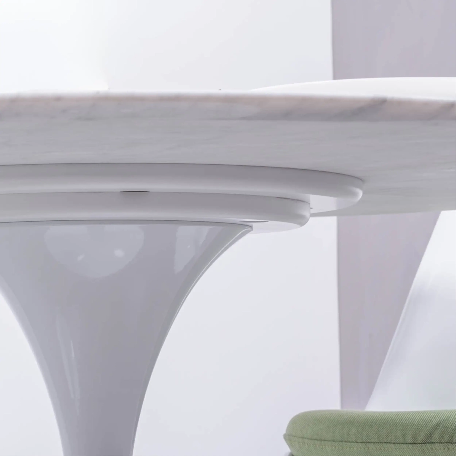 Inspiration Tulip 100Ø Designbord i Carrara Marmor - Möbeldesign