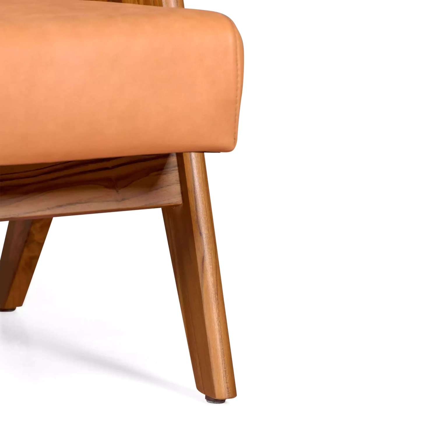 Wygodny fotel wypoczynkowy Compass - Elegancja w stylu retro vintage - Mobelarium