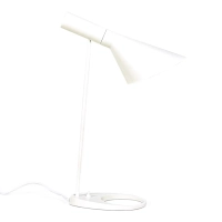 Jhon Tischleuchte | Arne Jacobsen inspiriertes Design aus Stahl