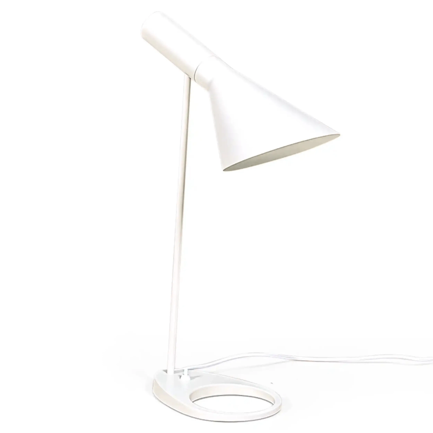 Jhon Tischleuchte | Arne Jacobsen inspiriertes Design aus Stahl