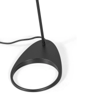 Jhon golvlampa i stål med Arne Jacobsen-inspirerad design