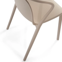 Silla apilable con reposabrazos para interior y exterior - Pierre