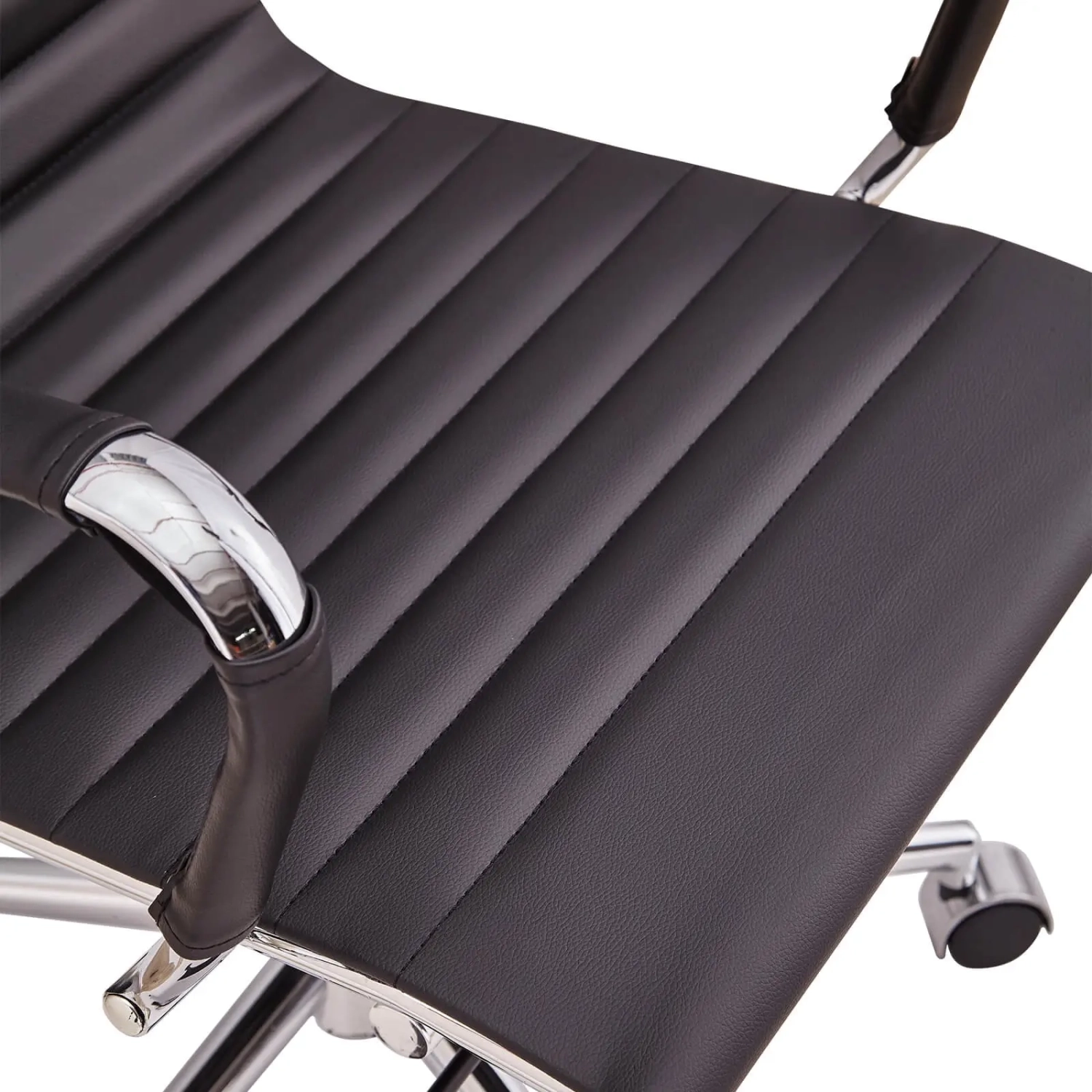 Silla de oficina Task de cuero italiano con respaldo bajo | Estilo y confort