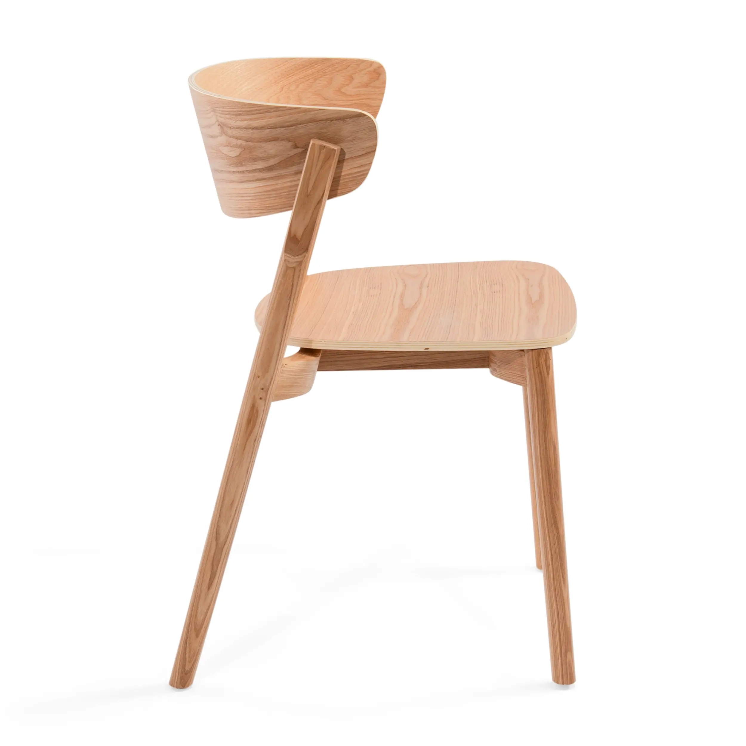 Eetkamerstoel Notorius van natuurlijk essenhout | Elegant design scandinavisch