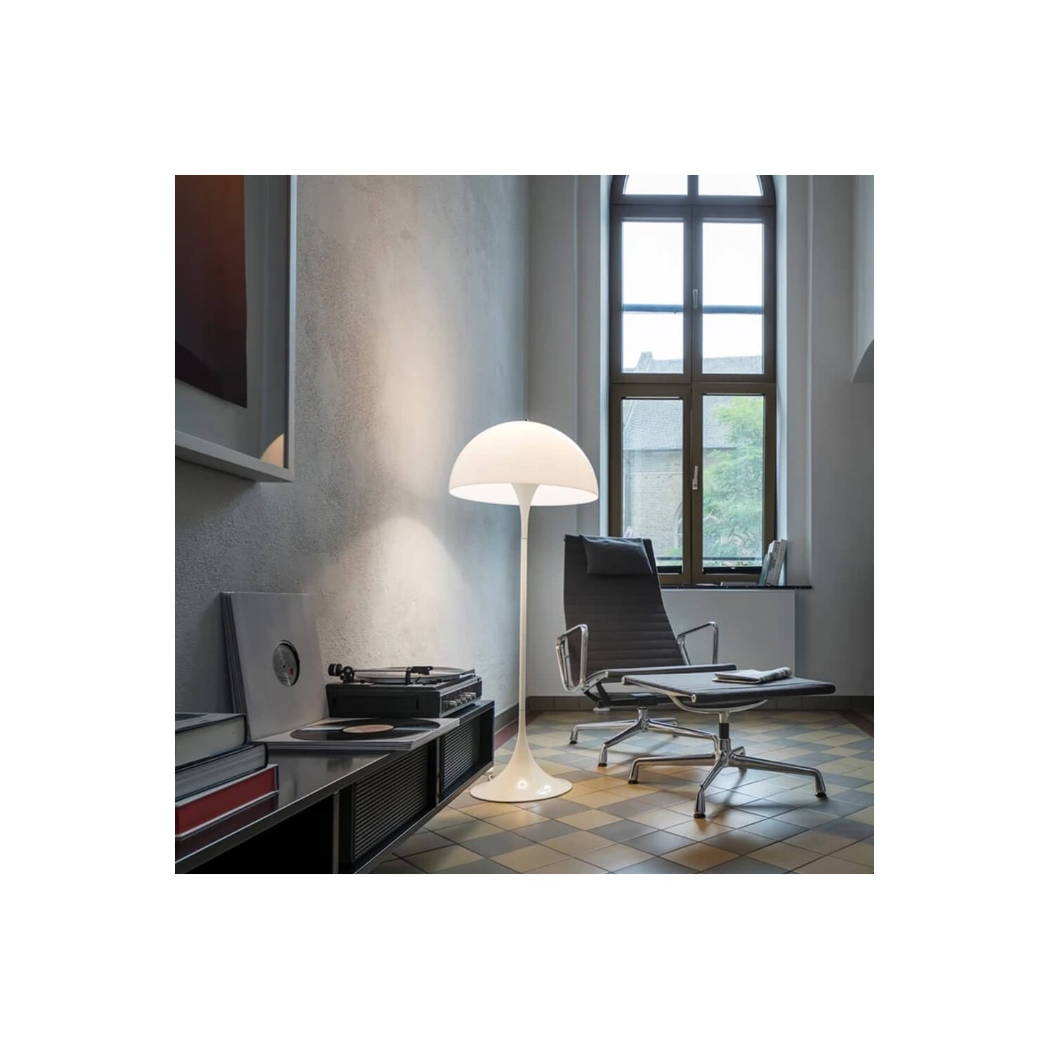 Replica van de Phantella vloerlamp van Verner Panton