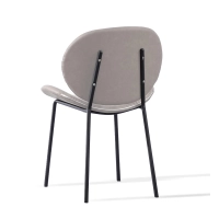 Chaise rembourrée en similicuir