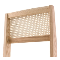 Nachbildung des Chandigarh-Stuhls des Designers Pierre Jeanneret 