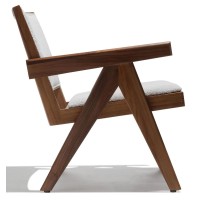 Sillón lounge con reposabrazos Compass en madera de teca y tejido bouclé
