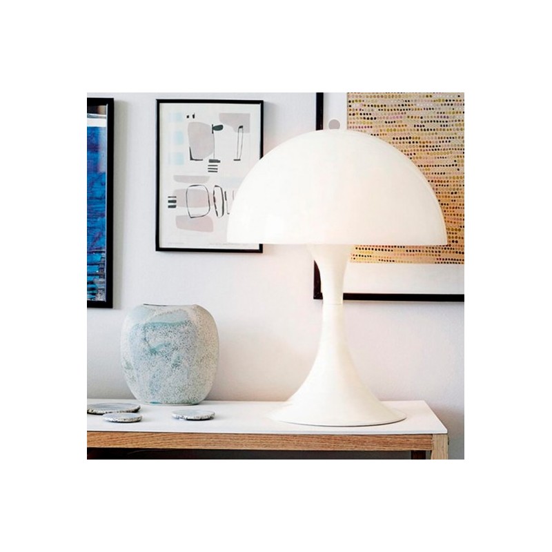 Replika av designlampan Phantella av Verner Panton
